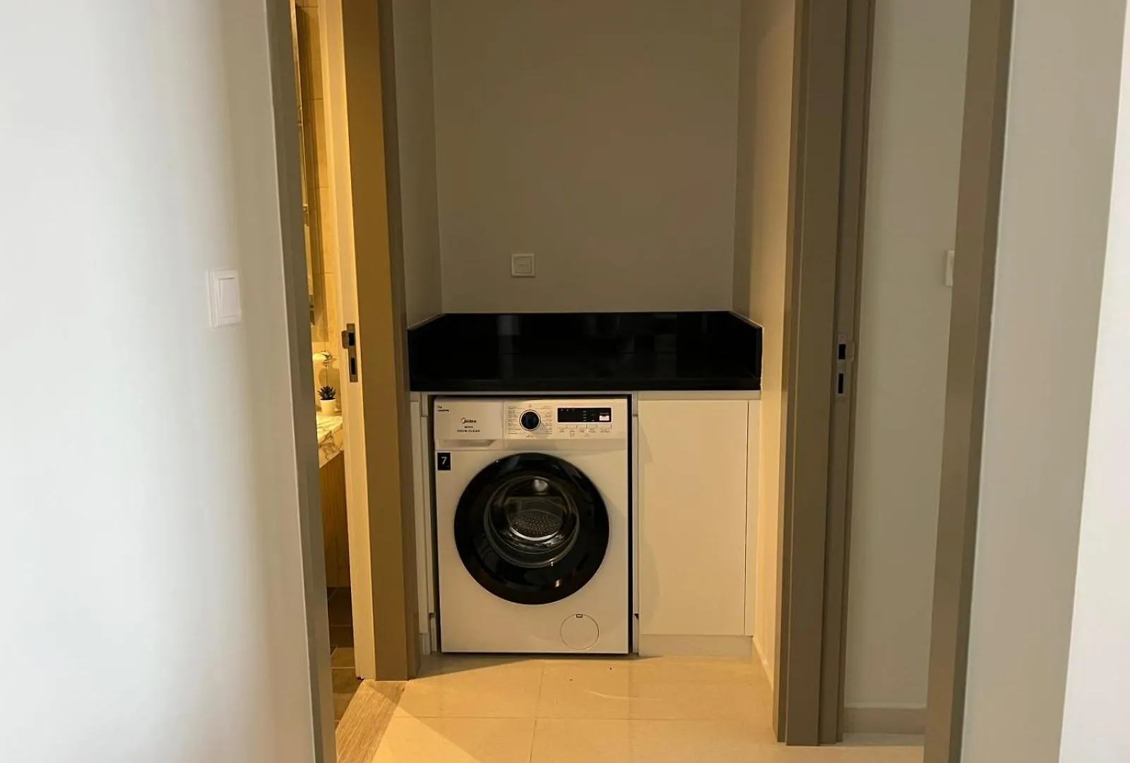 Elegant 1Br - Aykon City - 2119 Dubai United Arab Emirates